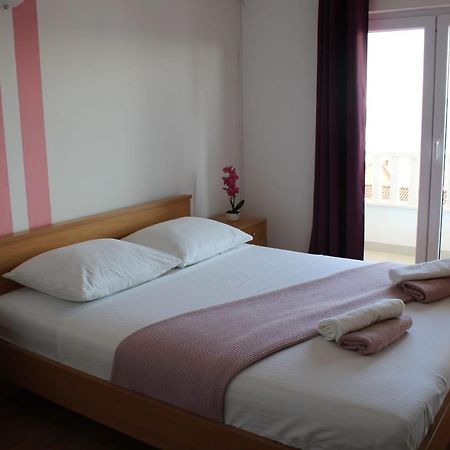 Apartments Renata Seget Donji Exterior photo