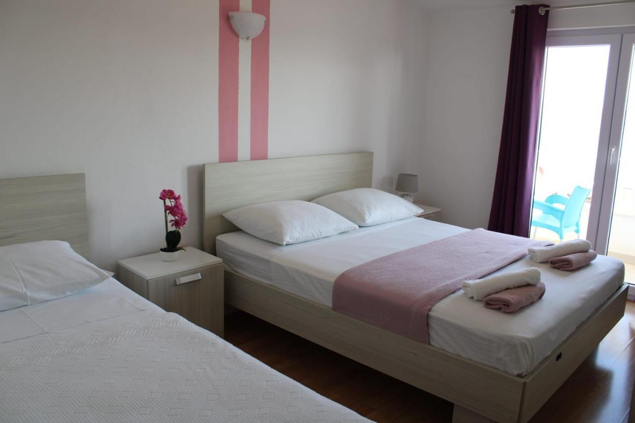 Apartments Renata Seget Donji Exterior photo