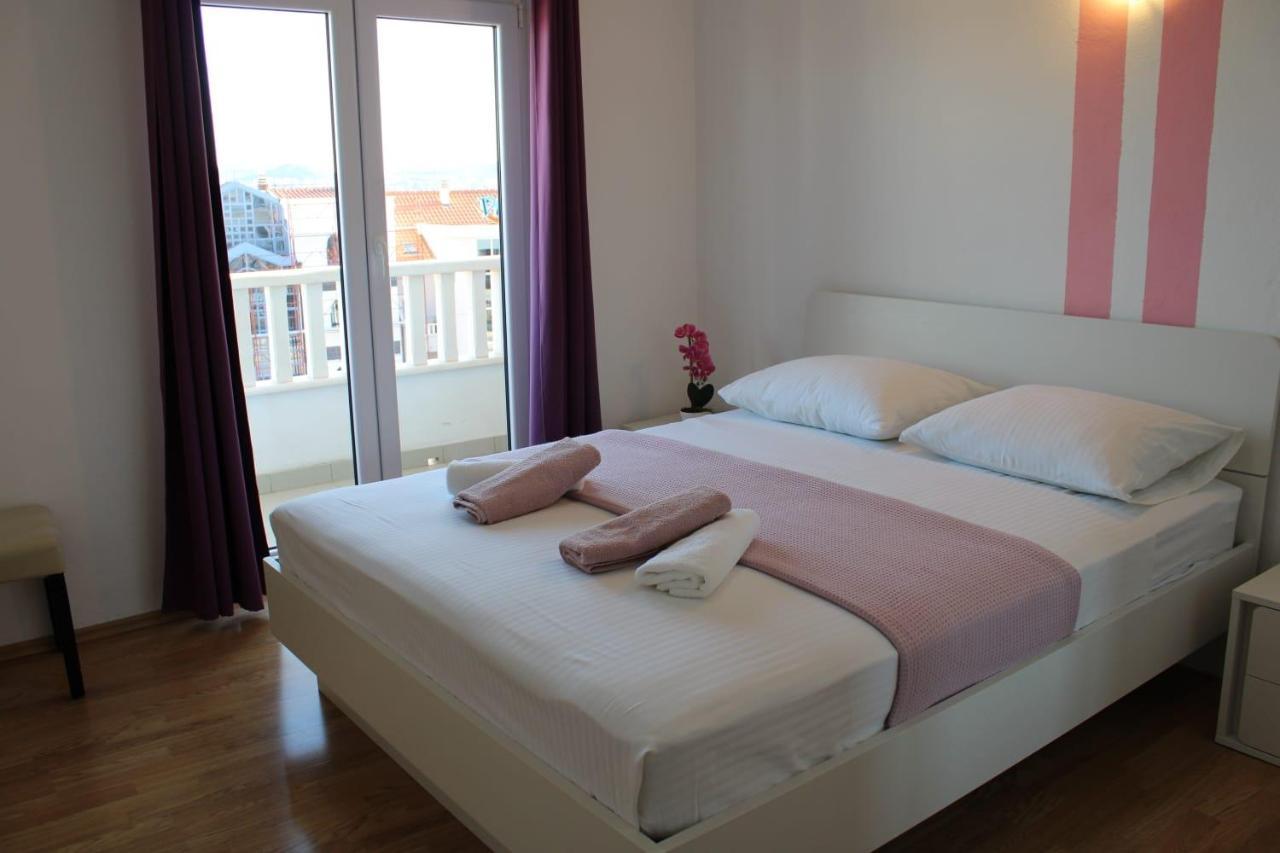 Apartments Renata Seget Donji Exterior photo