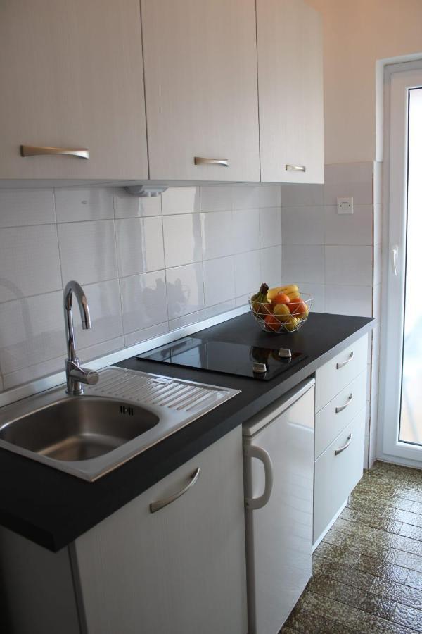 Apartments Renata Seget Donji Exterior photo