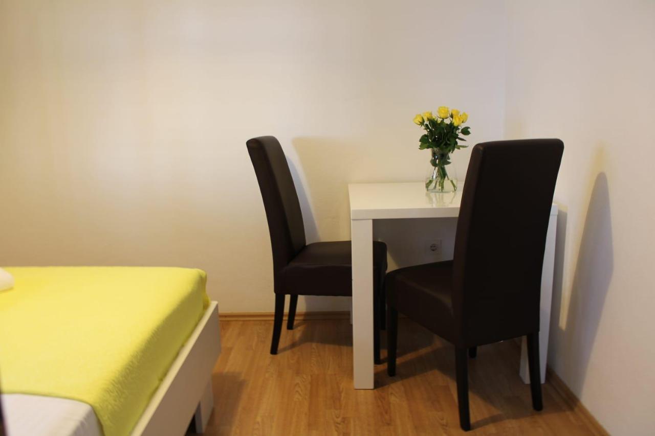 Apartments Renata Seget Donji Exterior photo