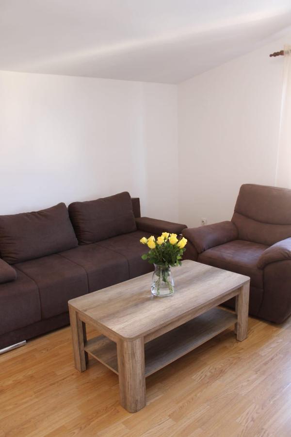 Apartments Renata Seget Donji Exterior photo