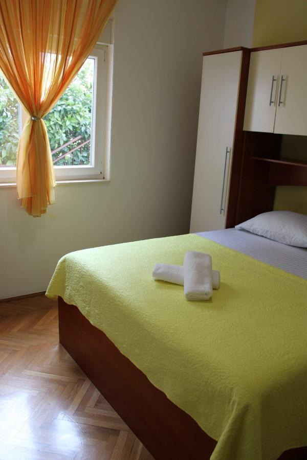 Apartments Renata Seget Donji Exterior photo