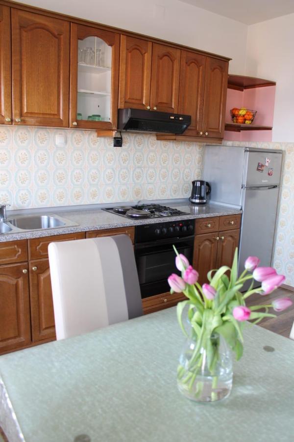 Apartments Renata Seget Donji Exterior photo