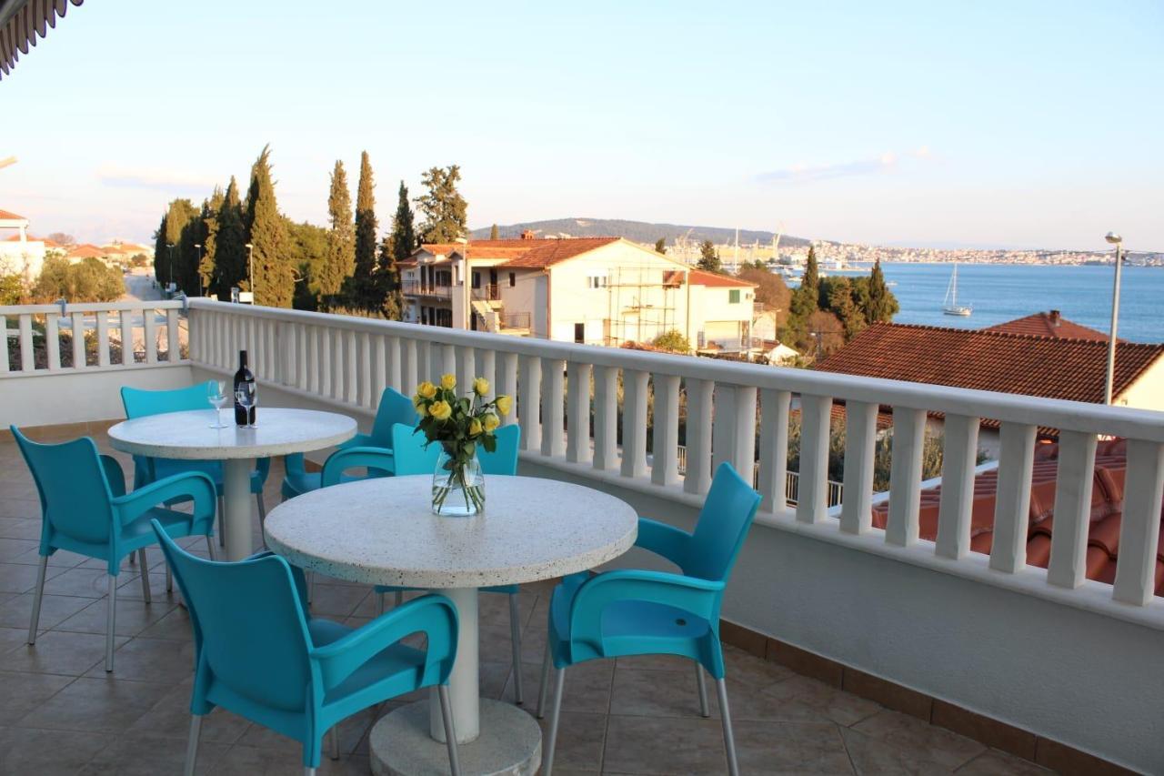 Apartments Renata Seget Donji Exterior photo